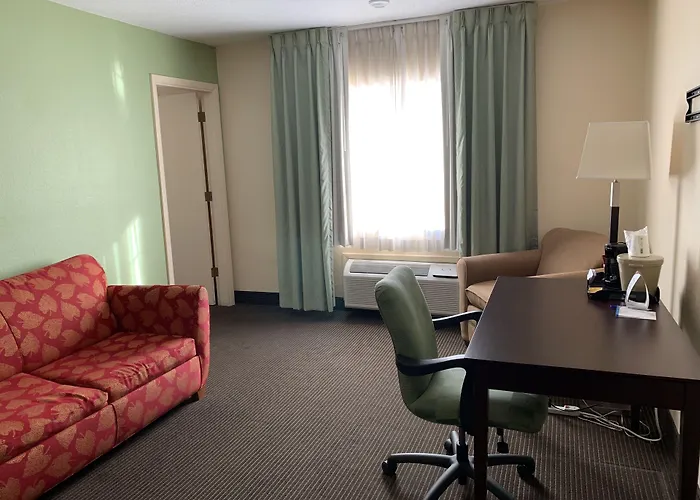 Baymont By Wyndham Jefferson City