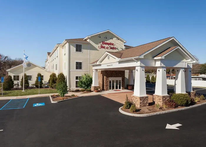 Hampton Inn & Suites Mystic