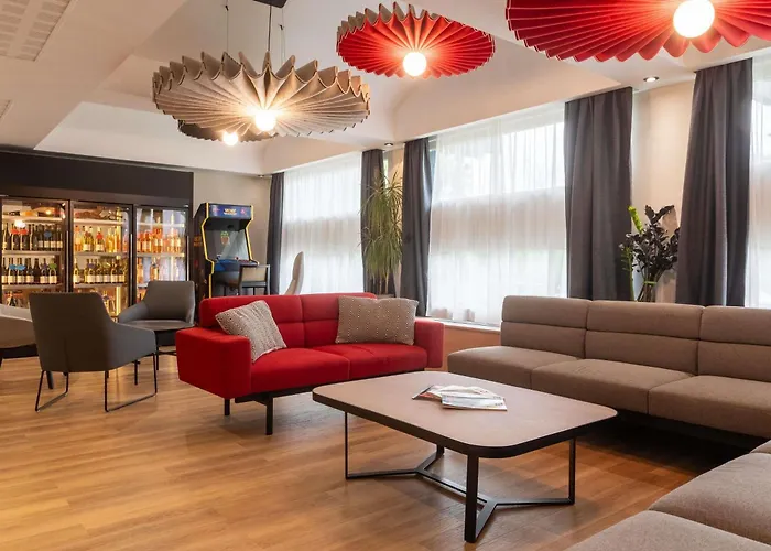 Ibis Lyon Est Bron