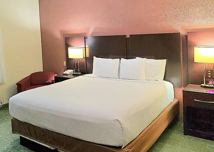 Ramada By Wyndham South Waco
