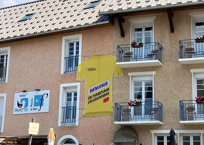 Les Fauvettes