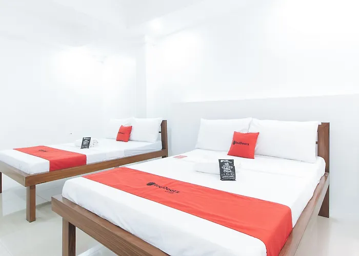 Reddoorz Plus At Dbuilders Poblacion Bgc
