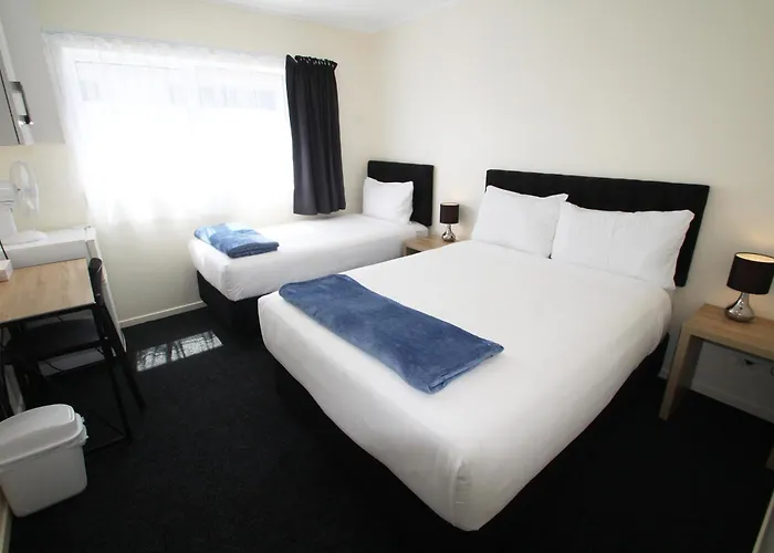 Twin Coast Adventures Motel & Cycle Hire