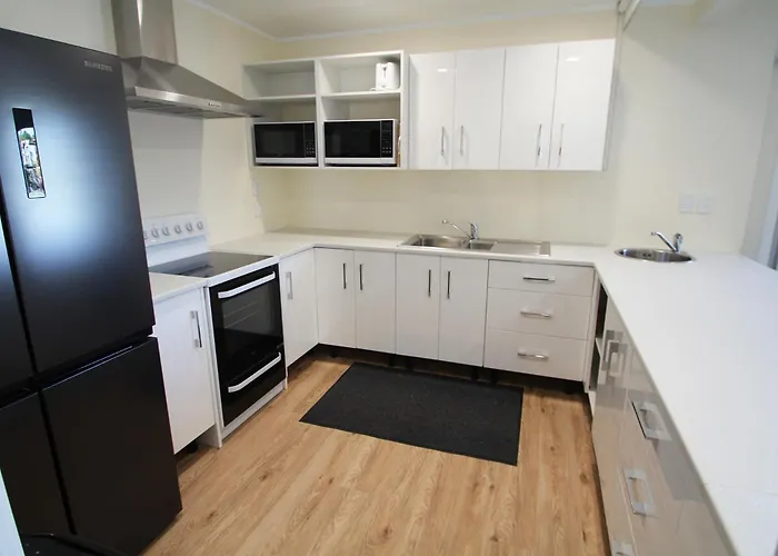 Twin Coast Adventures Motel & Cycle Hire