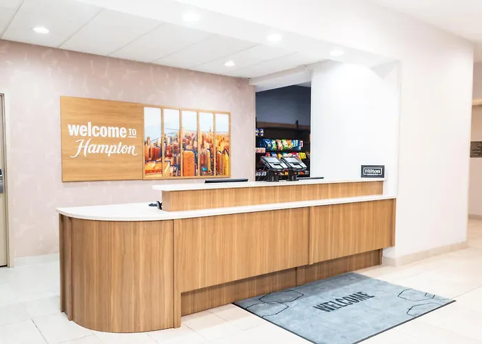 Hampton Inn & Suites Addison