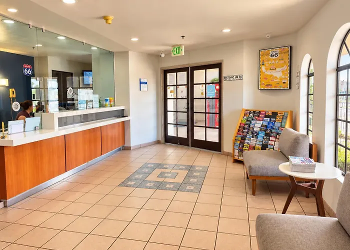 Mojave Desert Inn - Barstow I-15
