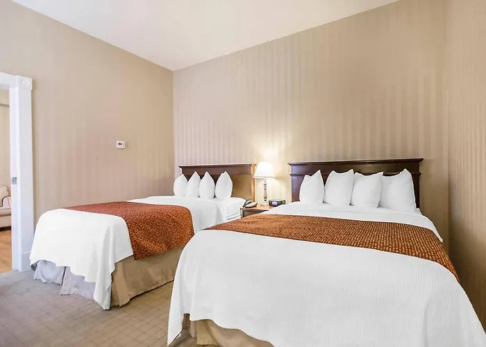 Quality Inn & Suites Charlottetown Downtown