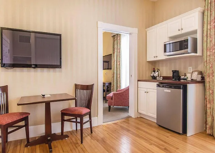 Quality Inn & Suites Charlottetown Downtown