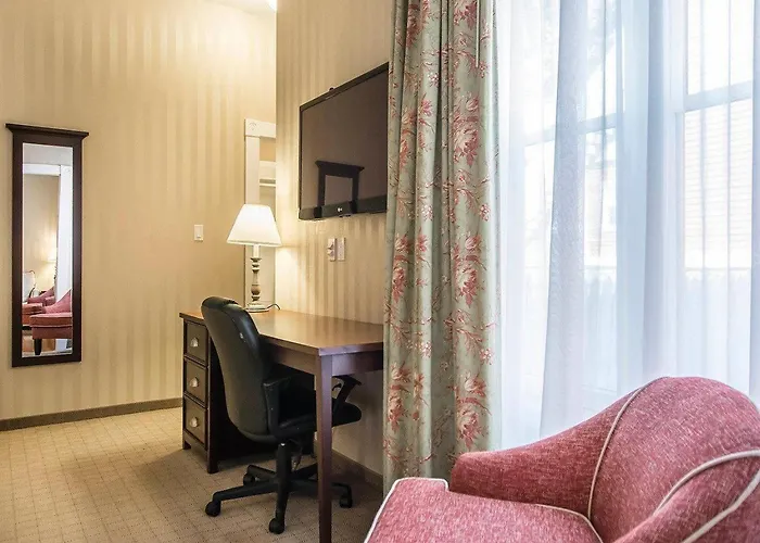 Quality Inn & Suites Charlottetown Downtown