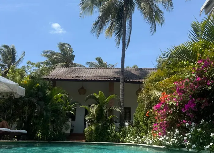 White Coconut Resort