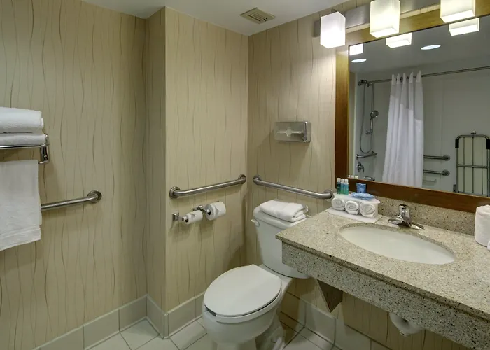Holiday Inn Express Hotel & Suites Emporia By Ihg