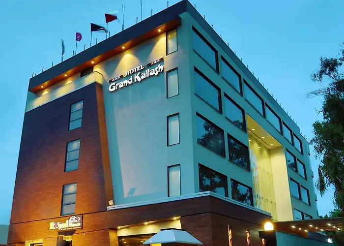 Grand Kailash Hotel