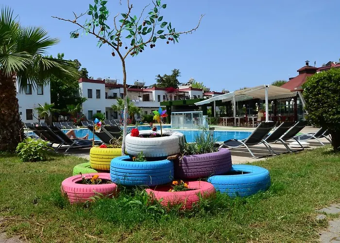 Club Cherry Hotel & Family Suites