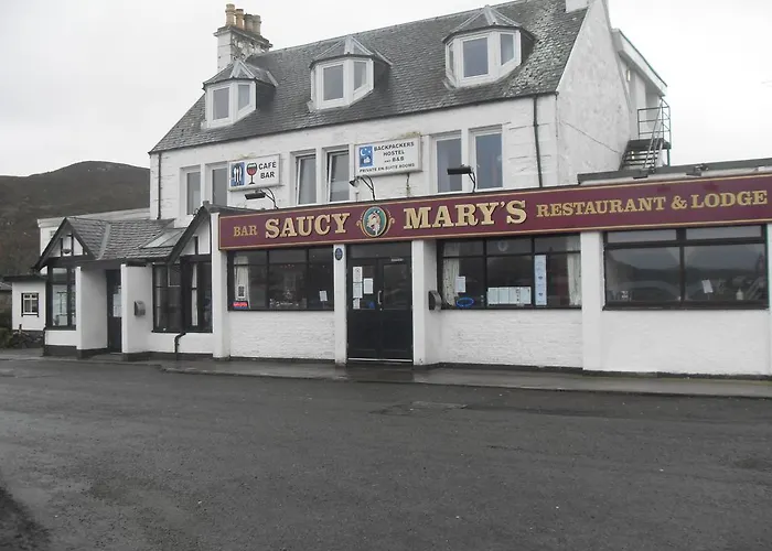 Saucy Mary'S Private Rooms & Hostel