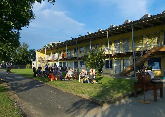 Swiss Hostel Lago Lodge