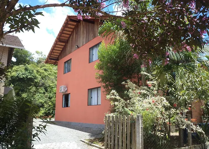 Hostel Dina&Suítes