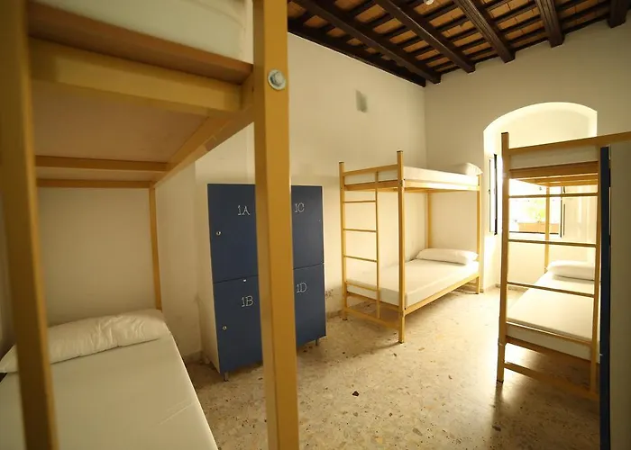 Wake Up In Tarifa Hostel & Restaurant Lounge
