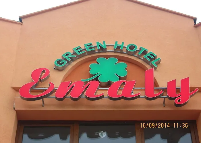 Family Hotel Emaly Green