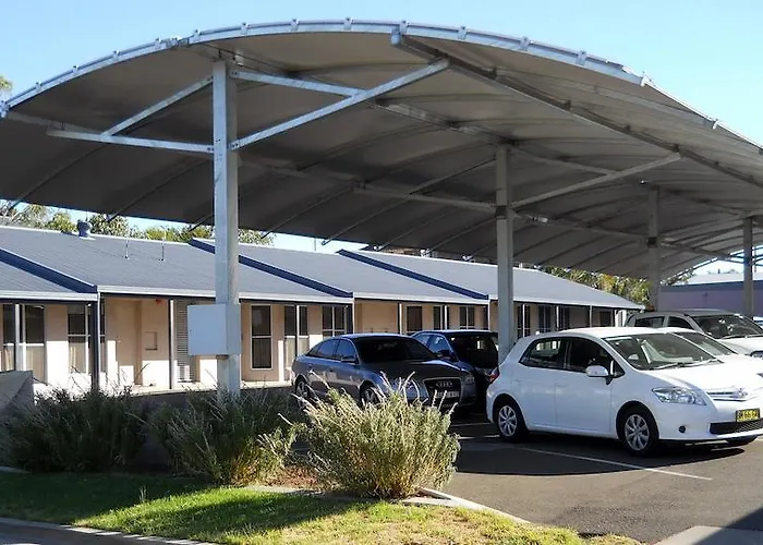 Mackellar Motel