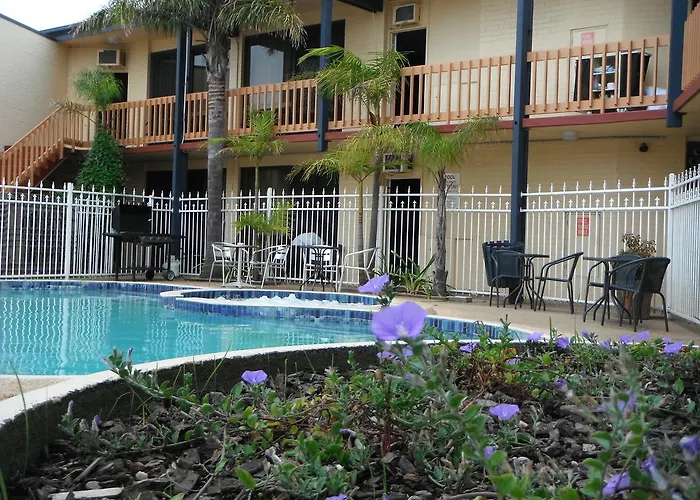 The Central Hotel Motel Lakes Entrance
