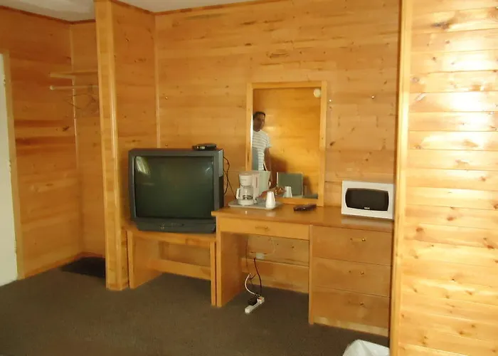 Dreamland Motel