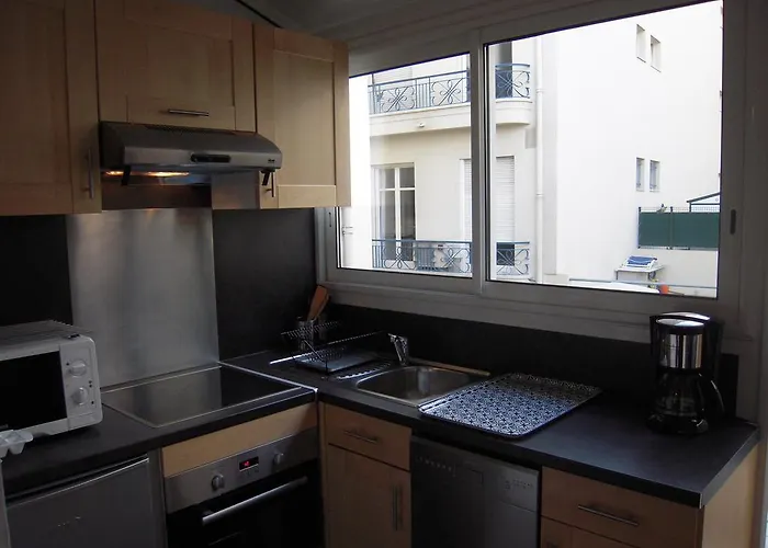 Hostel Meyerbeer - Rooms And Apartments