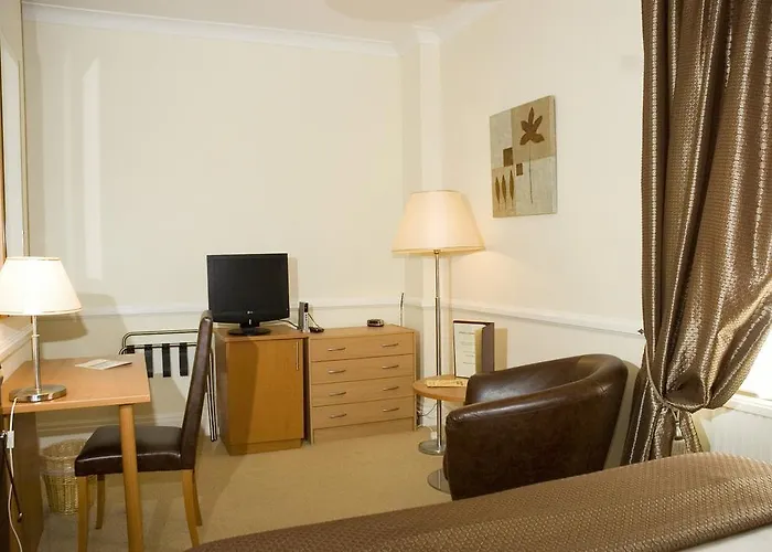 Grand St Leger Hotel