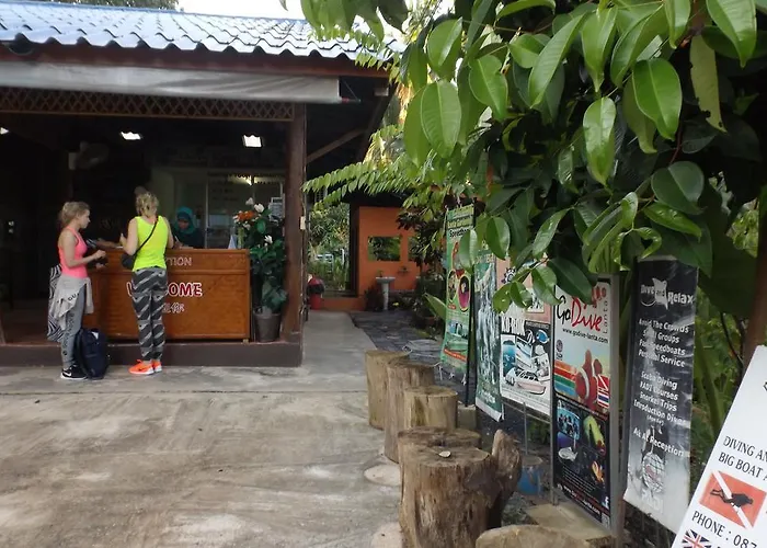Lanta Long Beach Hostel