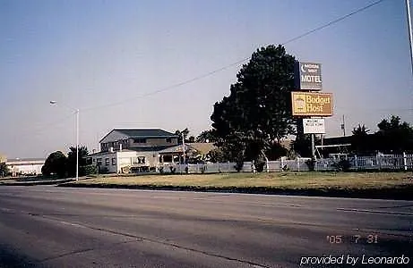 Budget Host Moon Mist Motel