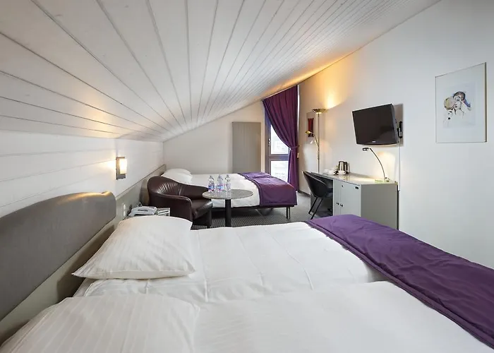 Hotel Fly Away