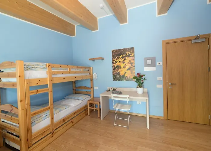 Hostel L'Ost - Ostello di Grumes