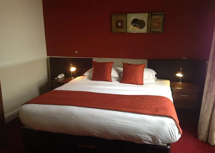 Aberdour Hotel, Stables Rooms & Beer Garden