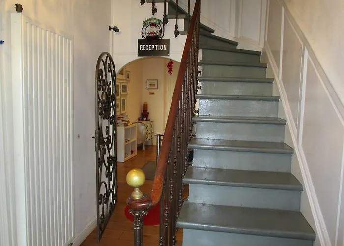 Hotel Des Poetes Avec Parking Sur Reservation