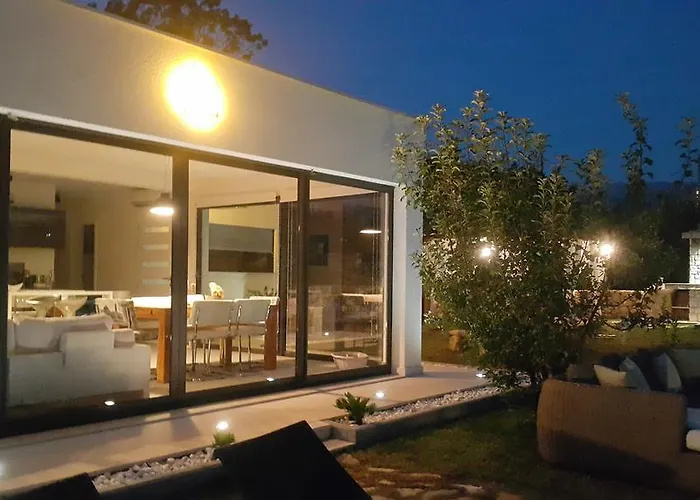 Luxury Villa Luminosa
