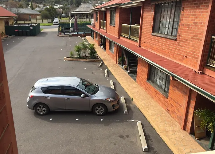 Poet'S Recall Motel