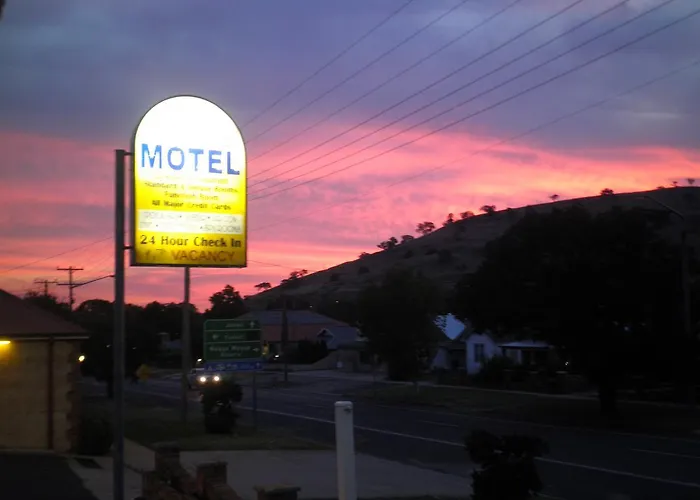 Poet'S Recall Motel