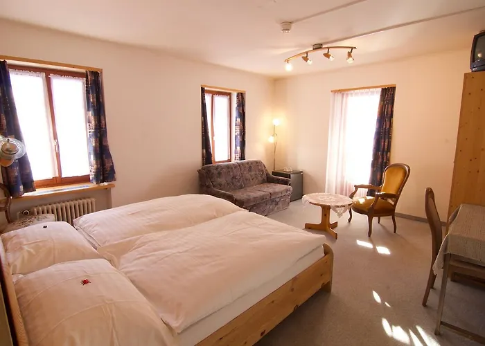 Hotel Hold