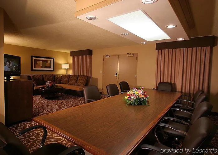 Embassy Suites Pittsburgh - International Airport