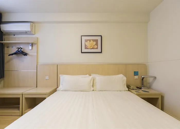 Jinjiang Inn Siping Pingdong Road Wada Square