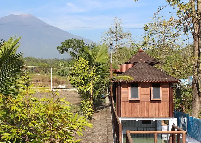 Hotel Dan Gazebo Syariah Pinggir Kali Prigen Redpartner