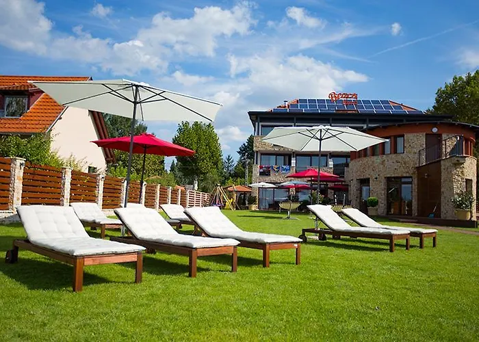 Pole Position Beach Hotel