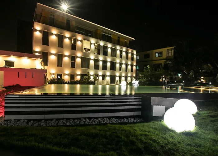 Red Mango Hotel And Apartments