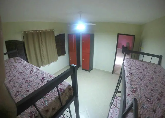 Le Monde Hostel - Suites e Camas