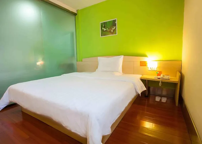 7Days Inn Nanjing Xuanwumen Subway Station Hunan Road