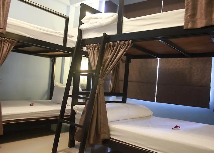 One One Hostel Patong