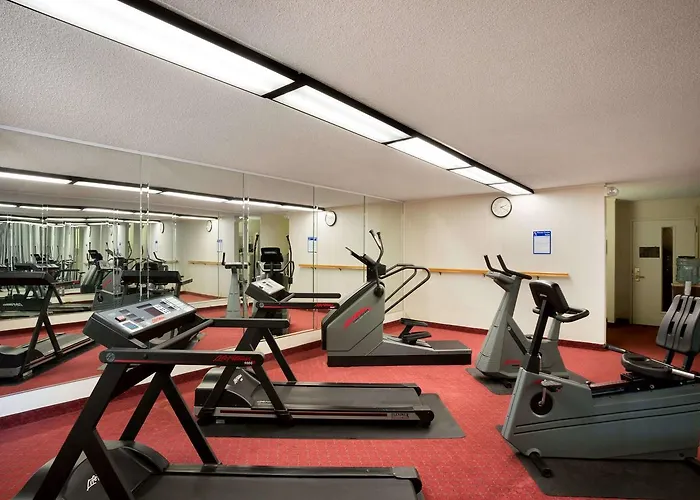 Days Inn & Suites By Wyndham Elyria