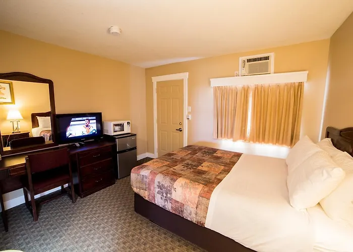 Midway Motel