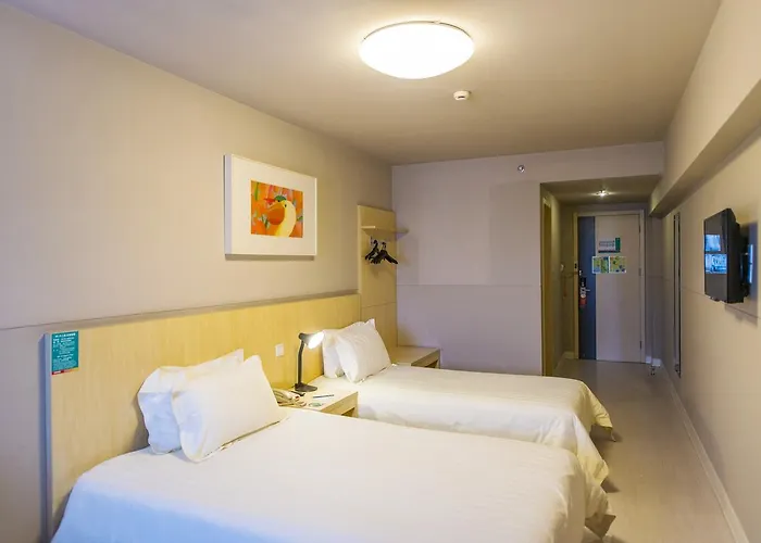 Jinjiang Inn Select Huizhou West Lake Pedestrian Street