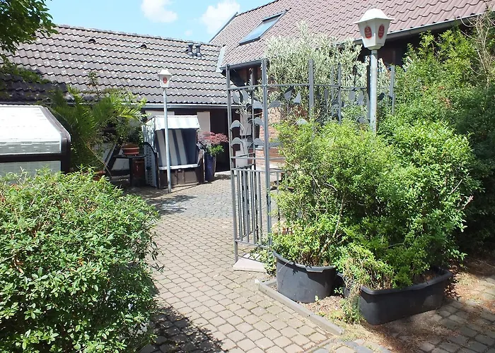 Pension Riverside In Leverkusen Hitdorf Am Rhein - Zentral An Der A1 Und 59