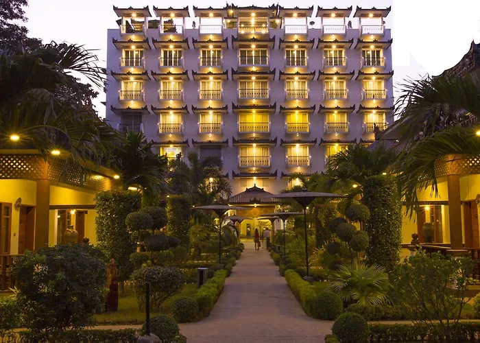 Yadanarpon Dynasty Hotel